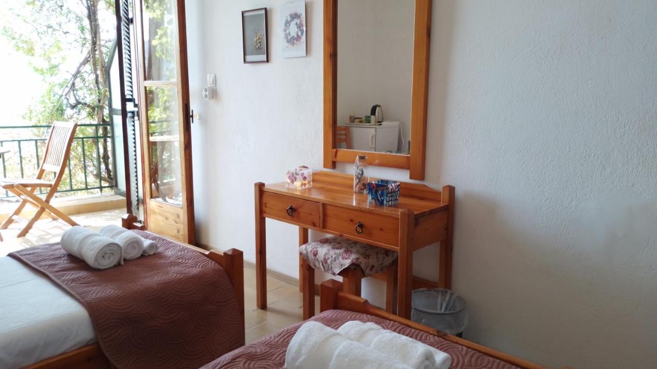 Loggia Hotel Agia Galini Екстериор снимка